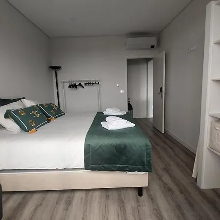 Maia Apartment Apartman *